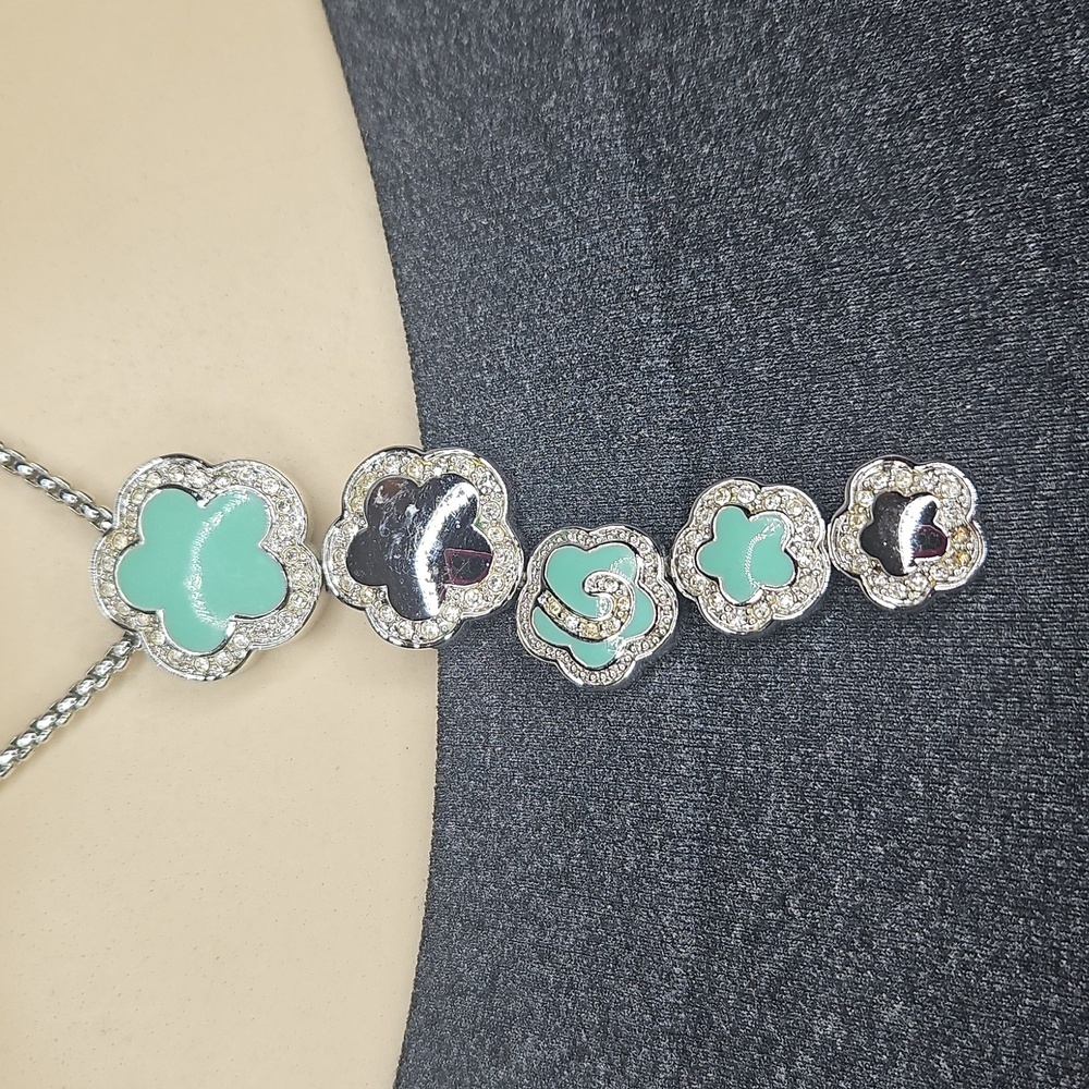 Modern Silver and Green Geometric Necklace - Picture 7 of 8